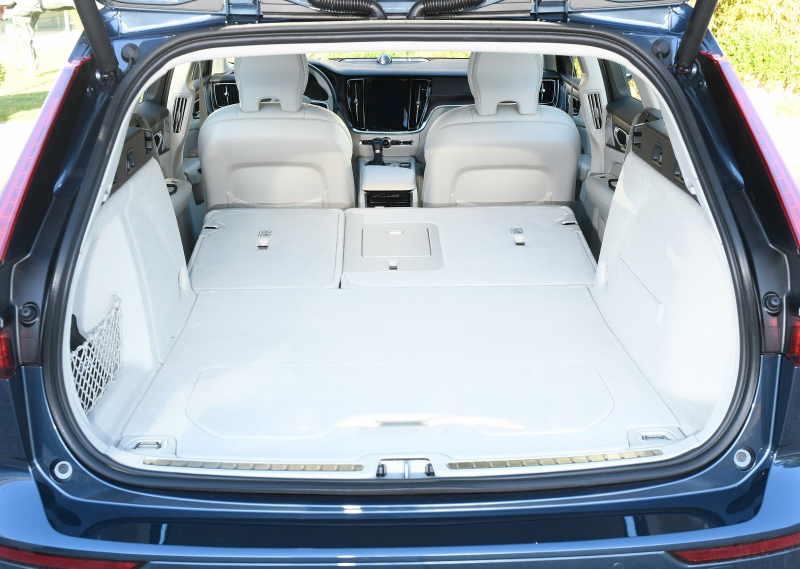 Illustration for article titled The 2019 Volvo V60 Is Even Cooler Than Its Plaid Seats